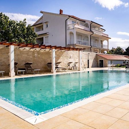 לופאר Apartments Stare Brajde מראה חיצוני תמונה