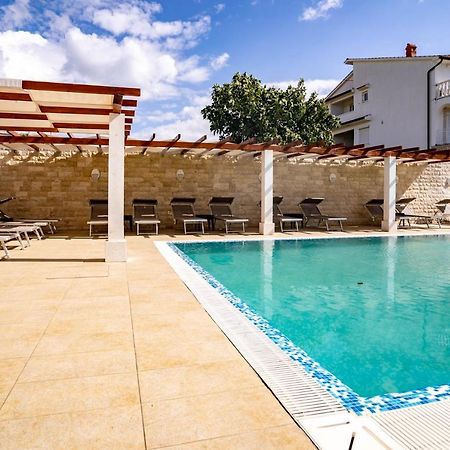 לופאר Apartments Stare Brajde מראה חיצוני תמונה