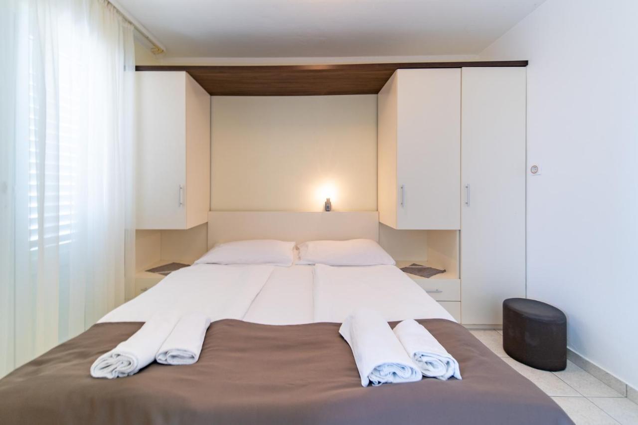 לופאר Apartments Stare Brajde מראה חיצוני תמונה