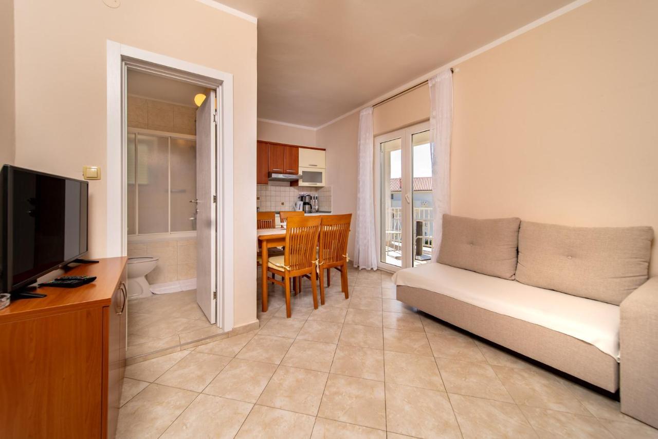 לופאר Apartments Stare Brajde מראה חיצוני תמונה