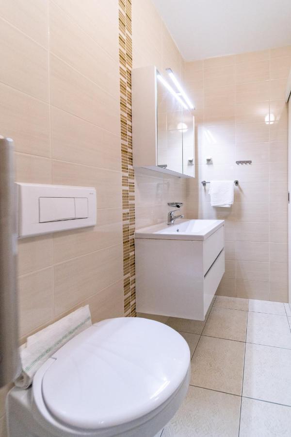 לופאר Apartments Stare Brajde מראה חיצוני תמונה