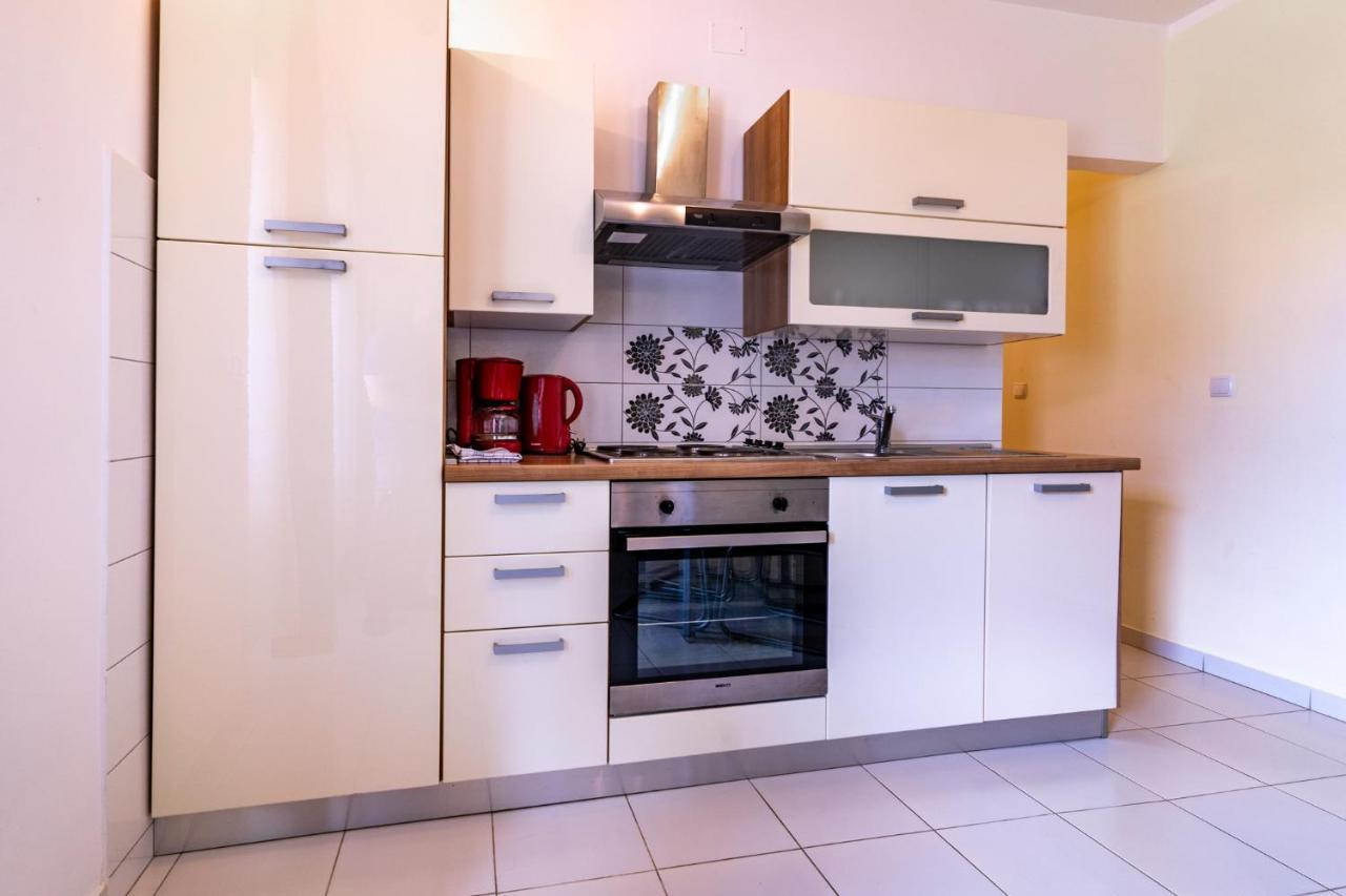 לופאר Apartments Stare Brajde מראה חיצוני תמונה