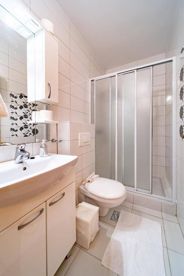 לופאר Apartments Stare Brajde מראה חיצוני תמונה
