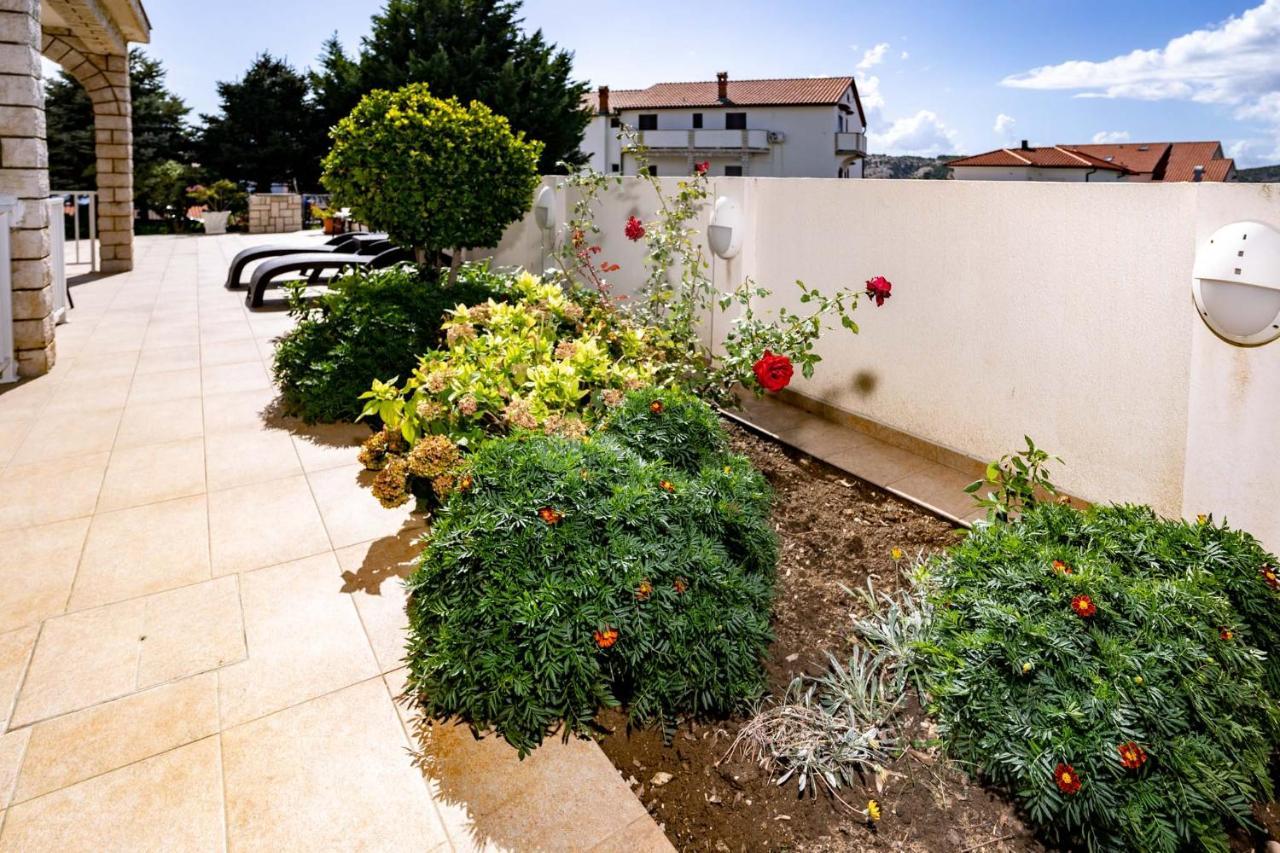 לופאר Apartments Stare Brajde מראה חיצוני תמונה
