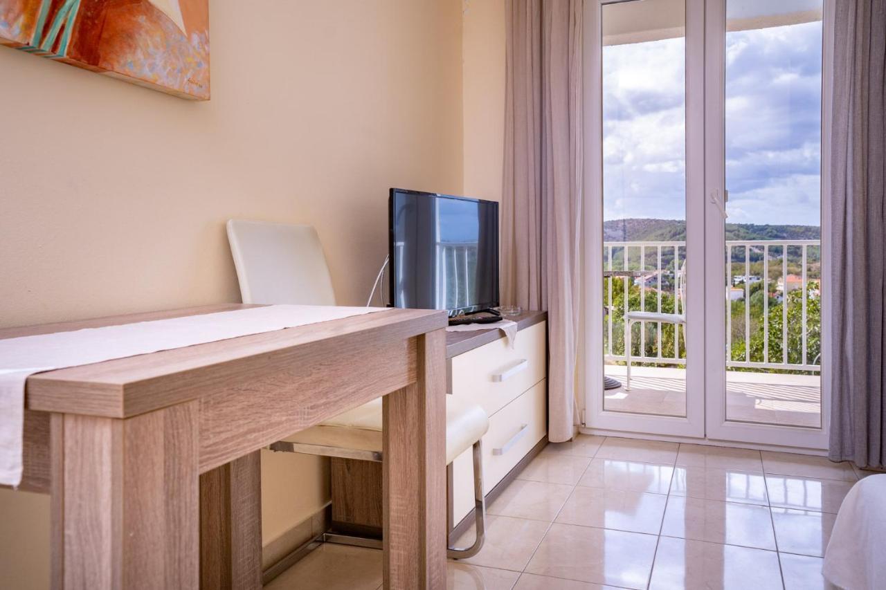 לופאר Apartments Stare Brajde מראה חיצוני תמונה