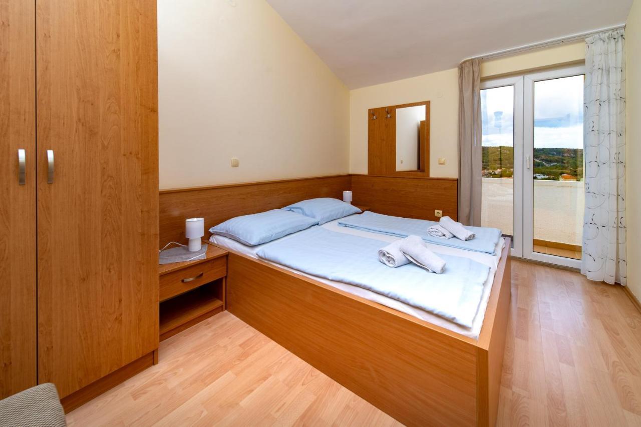 לופאר Apartments Stare Brajde מראה חיצוני תמונה