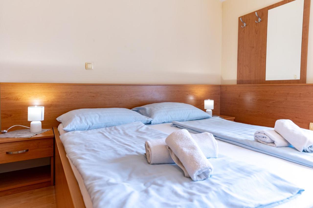 לופאר Apartments Stare Brajde מראה חיצוני תמונה