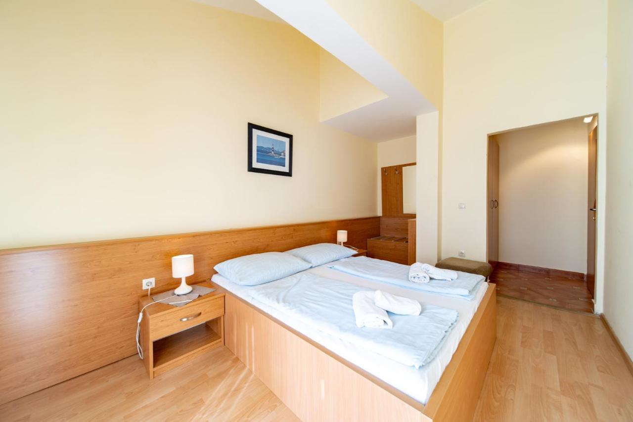 לופאר Apartments Stare Brajde מראה חיצוני תמונה