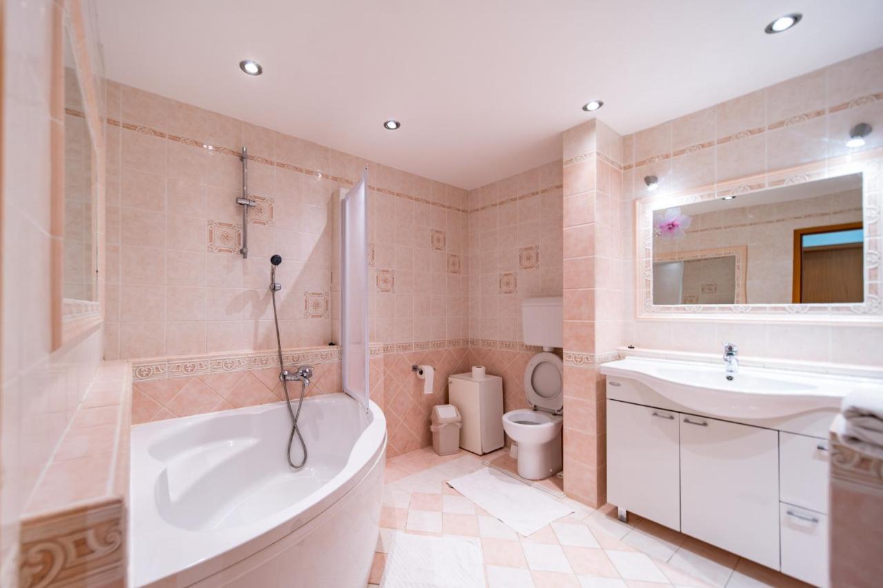 לופאר Apartments Stare Brajde מראה חיצוני תמונה