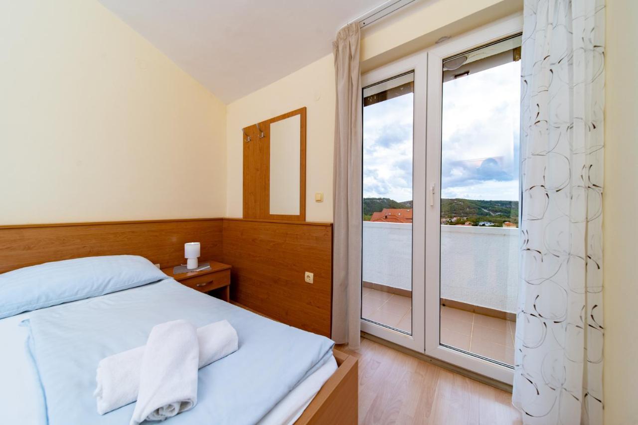 לופאר Apartments Stare Brajde מראה חיצוני תמונה
