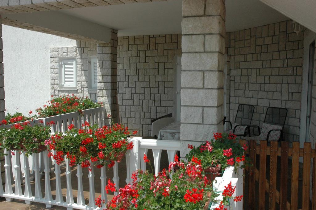 לופאר Apartments Stare Brajde מראה חיצוני תמונה